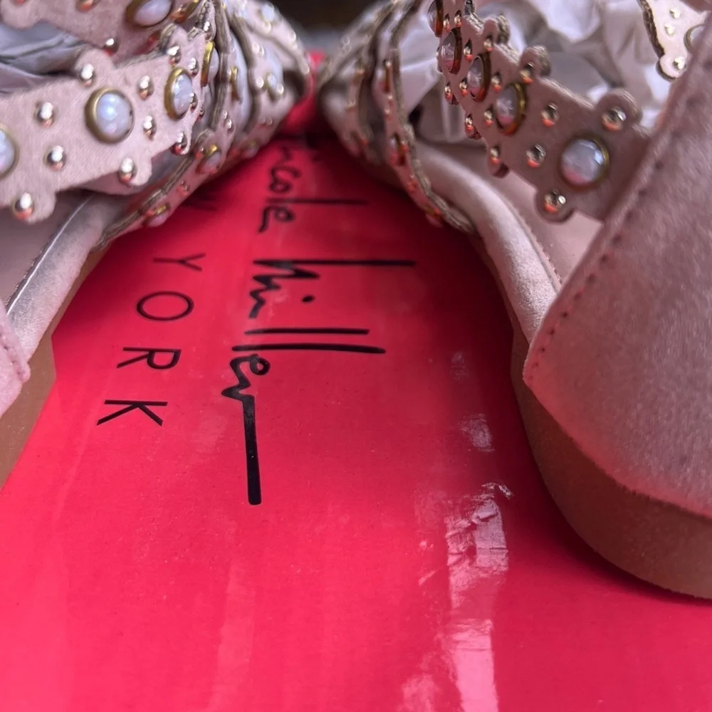 BIG GIRLS NICOLE MILLER “CINDY” SANDAL BEIGE SZ 2 NIB